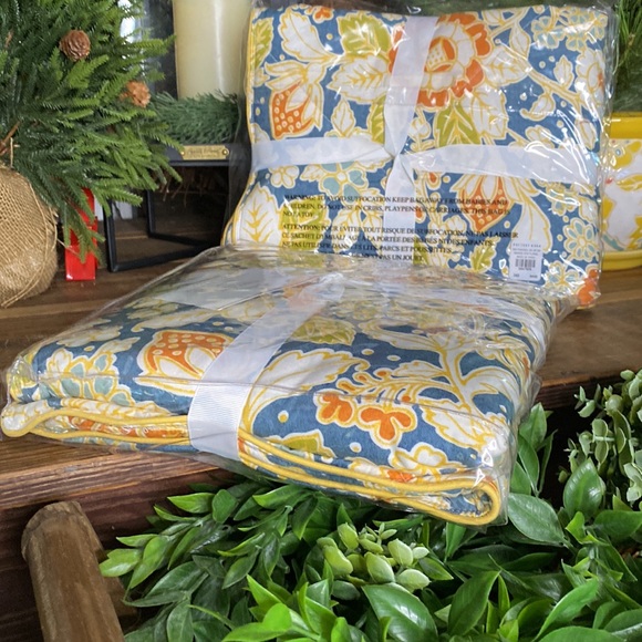 Pottery Barn Maggie Floral Batted Side Tie Standard Shams - Set of two - Picture 9 of 16